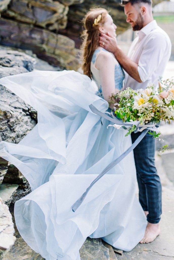 (16)_Elopement_Cornwall_heiraten_Ausland_blaues_brautkleid_blue_wedding_dress_individual_intimate_hochzeit