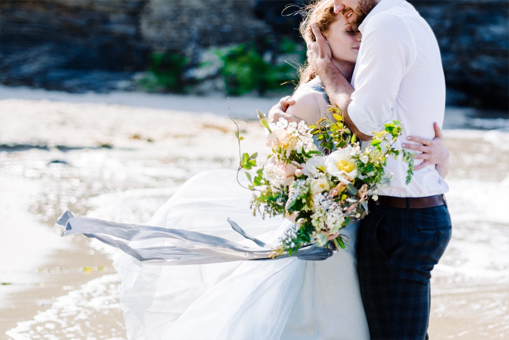 (22)_Elopement_Cornwall_heiraten_Ausland_blaues_brautkleid_blue_wedding_dress_individual_intimate_hochzeit